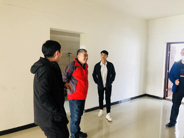 承德蘇墾銀河黨政工團(tuán)領(lǐng)導(dǎo)春節(jié)期間慰問(wèn)留承過(guò)年員工(圖4) 承德蘇墾銀河黨政工團(tuán)領(lǐng)導(dǎo)春節(jié)期間慰問(wèn)留承過(guò)年員工(圖4)